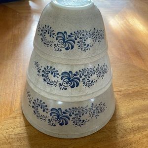 Pyrex Homestead Mixing Bowls Set of 3